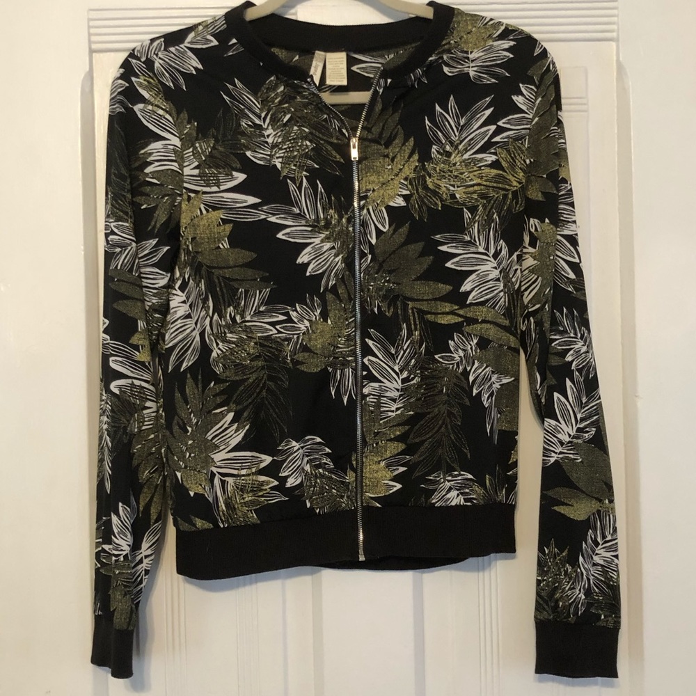 Lightweight zip up jacket